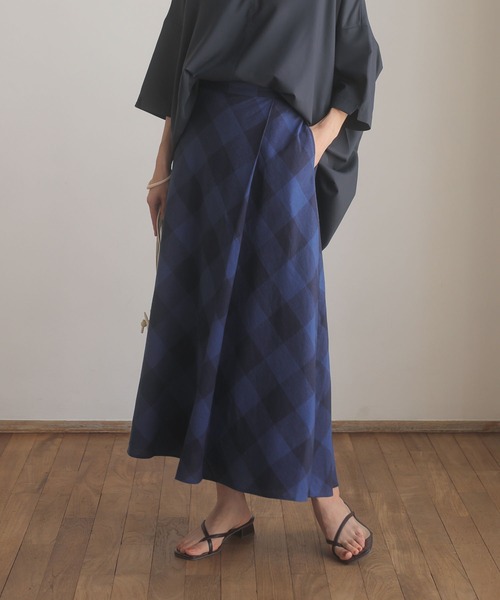 AMERICAN HOLIC（アメリカンホリック）の「リネンブレンドラップ風フレアスカート（スカート・レディース・ブルー系その他5/チェック/ブラック/ベージュ・L/M/S）」の3枚目の写真