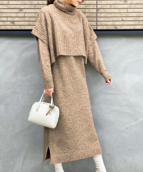 GeeRA(ジーラ)の「《インスタグラマーshieさんコラボ》ケープ&ニットワンピースセット(ワンピース・レディース・ベージュ/オフホワイト・MEDIUM/LARGE/X-LARGE)」の2枚目の写真