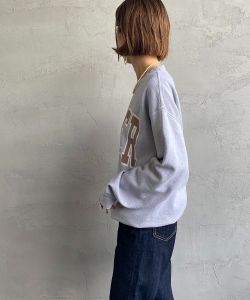 JEANS FACTORY （ジーンズファクトリー）の「[SCREEN STARS/スクリーンスターズ] 別注 後染め カレッジロゴプリントスウェットプルオーバー（スウェット・レディース・ライトグレー/ベージュ/ブラウン/グリーン/スミクロ・F）」の11枚目の写真