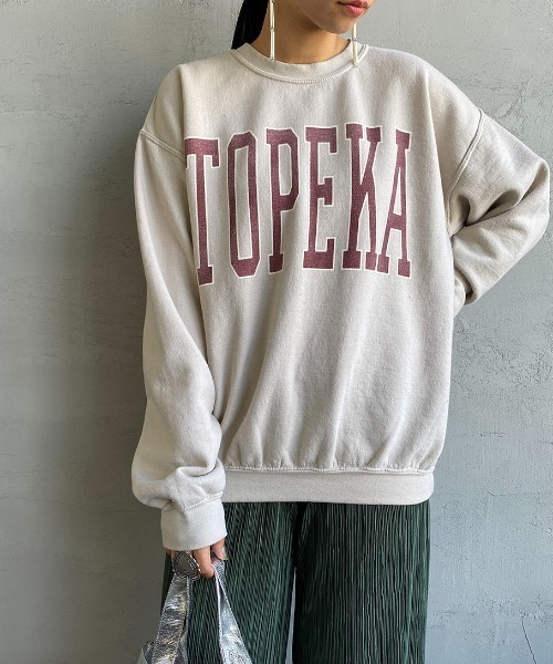 JEANS FACTORY （ジーンズファクトリー）の「[SCREEN STARS/スクリーンスターズ] 別注 後染め カレッジロゴプリントスウェットプルオーバー（スウェット・レディース・ライトグレー/ベージュ/ブラウン/グリーン/スミクロ・F）」の8枚目の写真