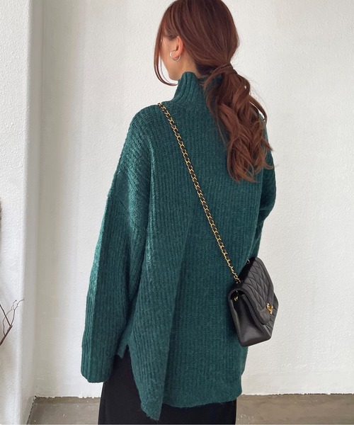 Shelly island（シェリーアイランド）の「ラウンドヘムタートルニットプルオーバー（ニット/セーター・レディース・ブラック/ベージュ/グリーン/モカ・FREE）」の8枚目の写真