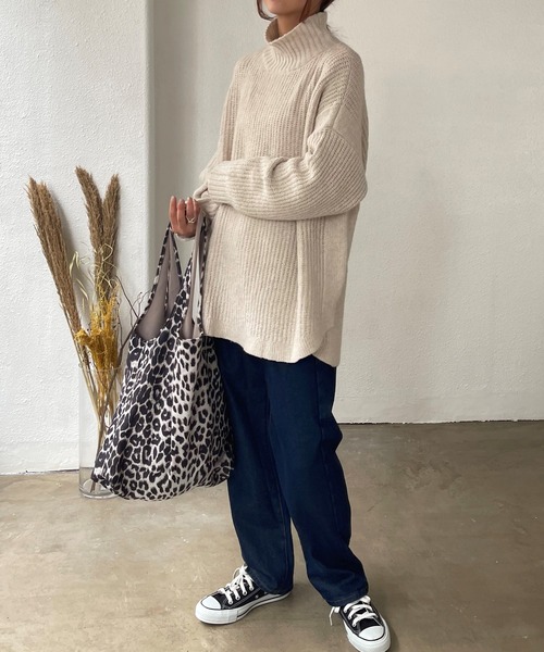 Shelly island（シェリーアイランド）の「ラウンドヘムタートルニットプルオーバー（ニット/セーター・レディース・ブラック/ベージュ/グリーン/モカ・FREE）」の21枚目の写真