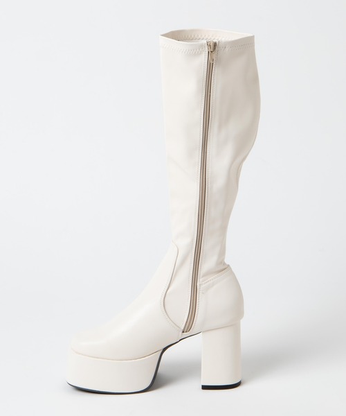WEGO(ウィゴー)の「WEGO/ストーム付キヒールロングブーツ(ブーツ・レディース・オフホワイト/ブラック・MEDIUM/LARGE)」の4枚目の写真