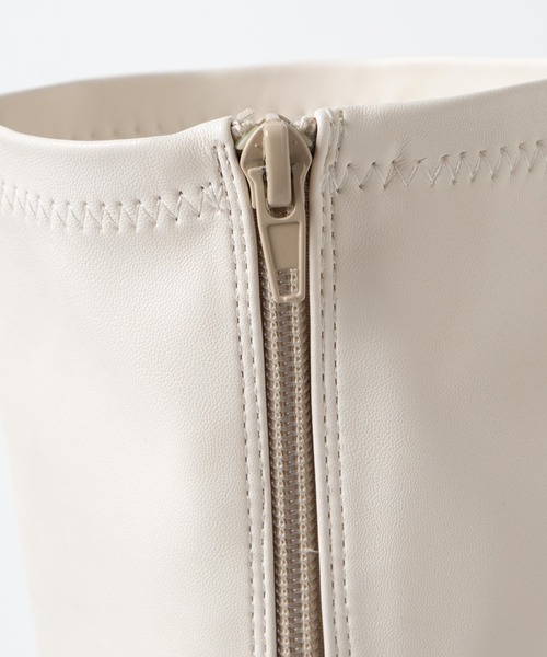 WEGO(ウィゴー)の「WEGO/ストーム付キヒールロングブーツ(ブーツ・レディース・オフホワイト/ブラック・MEDIUM/LARGE)」の7枚目の写真