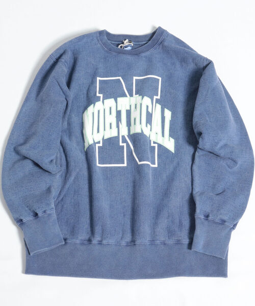 BARNS OUTFITTERS(バーンズアウトフィッターズ)の「【WEB限定】【BARNS OUTFITTERS】90’s CREW SWEAT PRINT(スウェット・メンズ・ベージュ/レッド/インディゴブルー・MEDIUM/LARGE)」の2枚目の写真