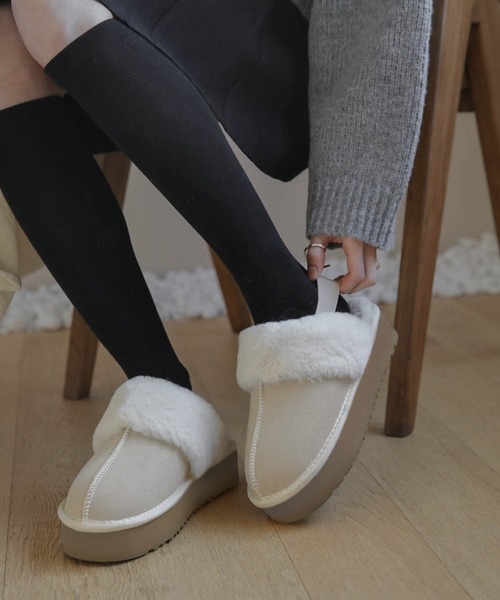 UNE MANSION（ユヌマンション）の「フェイクファーゴム厚底スリッパムートンブーツ（スリッポン・レディース・ブラウン/ベージュ/ブラック/グレー・23.0cm/24.0cm/25.0cm）」の4枚目の写真