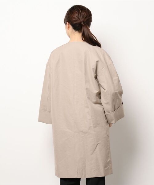 Te chichi CLASSIC(テチチクラシック)の「フィンクスコットンノーカラーコート(ノーカラーコート・レディース・ベージュ/ネイビー/モカ・フリ-)」の5枚目の写真