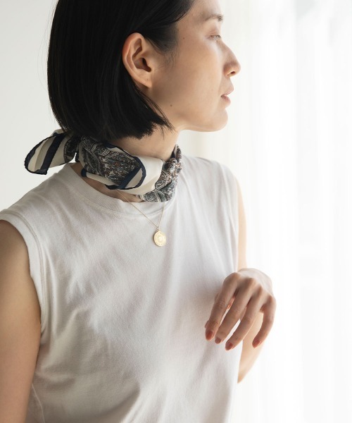 marjour(マージュール)の「PAISLEY SCARF(バンダナ/スカーフ・レディース・オフホワイト/グリーン・FREE)」の10枚目の写真