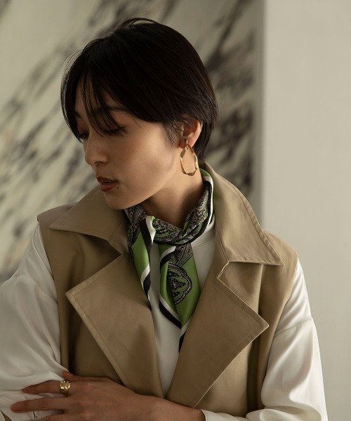 marjour(マージュール)の「PAISLEY SCARF(バンダナ/スカーフ・レディース・オフホワイト/グリーン・FREE)」の6枚目の写真