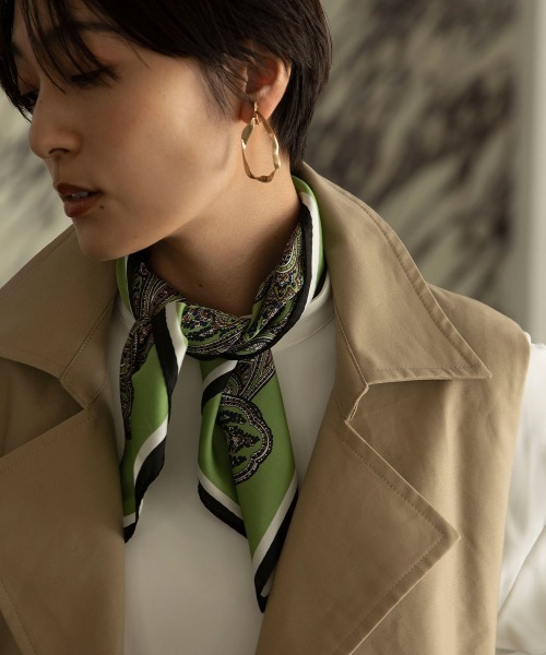 marjour(マージュール)の「PAISLEY SCARF(バンダナ/スカーフ・レディース・オフホワイト/グリーン・FREE)」の7枚目の写真