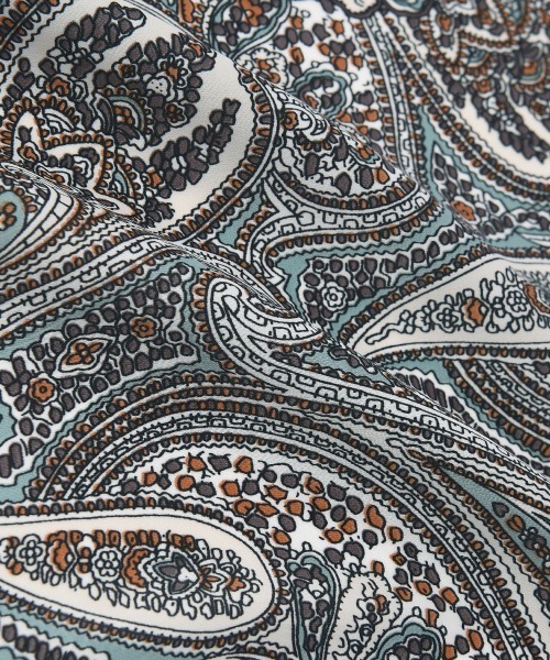 marjour(マージュール)の「PAISLEY SCARF(バンダナ/スカーフ・レディース・オフホワイト/グリーン・FREE)」の5枚目の写真
