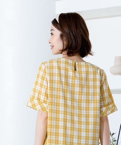Tiaclasse(ティアクラッセ)の「【洗える】体型カバーも叶う幅広カフスチュニックブラウス(チュニック・レディース・ブラック/サックスブルー/イエロー/ブルー・M/L)」の21枚目の写真