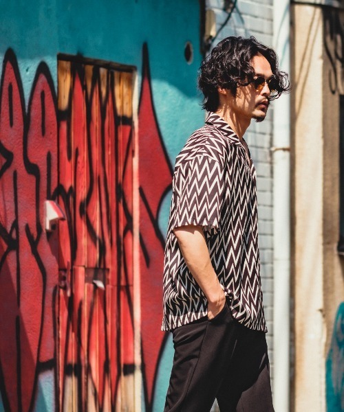 improves(インプローブス)の「【improves】梨地 総柄 オープンカラー 半袖シャツ(シャツ/ブラウス・メンズ・キャメル/ターコイズブルー/チャコール/ホワイト/オレンジ・X-LARGE/MEDIUM/LARGE)」の11枚目の写真