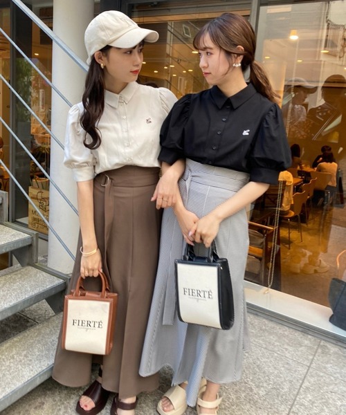 one after another NICE CLAUP（ワンアフターアナザーナイスクラップ）の「ロゴ刺繍袖ボリュームブラウス（シャツ/ブラウス・レディース・オフホワイト/ブラック/ベージュ・FREE）」の18枚目の写真