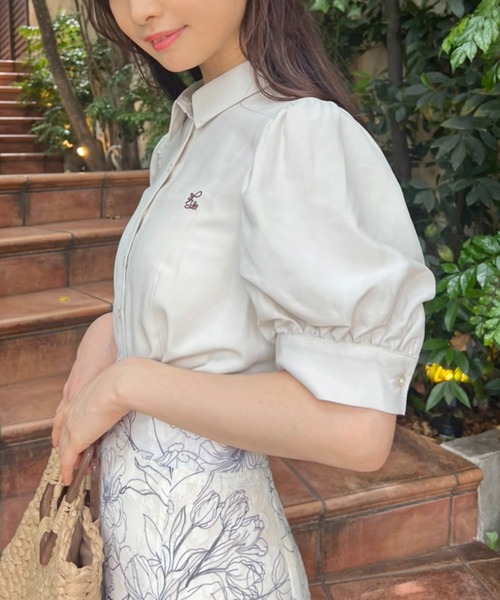 one after another NICE CLAUP（ワンアフターアナザーナイスクラップ）の「ロゴ刺繍袖ボリュームブラウス（シャツ/ブラウス・レディース・オフホワイト/ブラック/ベージュ・FREE）」の17枚目の写真