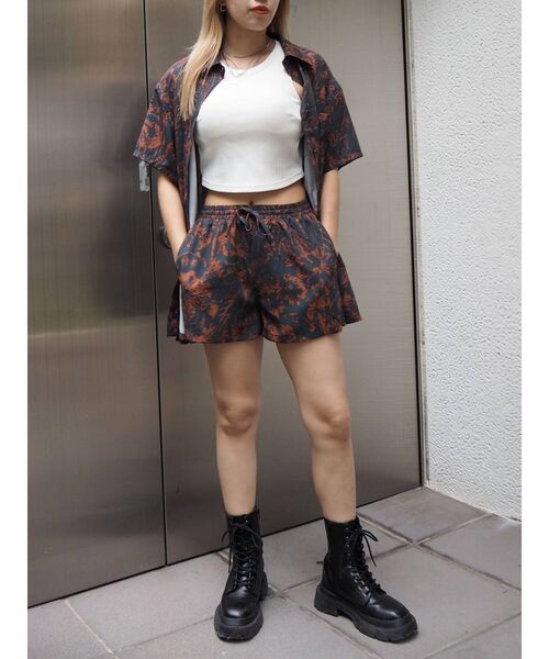 EVRIS（エヴリス）の「original flower ハーフスリーブシャツ【セットアップ着用可能】（シャツ/ブラウス・レディース・ブラック/イエロー/グリーン・FREE）」の18枚目の写真