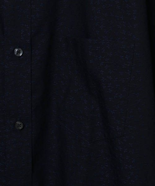 CROWDED CLOSET（クラウデッドクローゼット）の「ジャガード織 ミニフラワーシャツ（ビジネスシャツ・メンズ・ホワイト/ネイビー・01/02/03/04）」の16枚目の写真