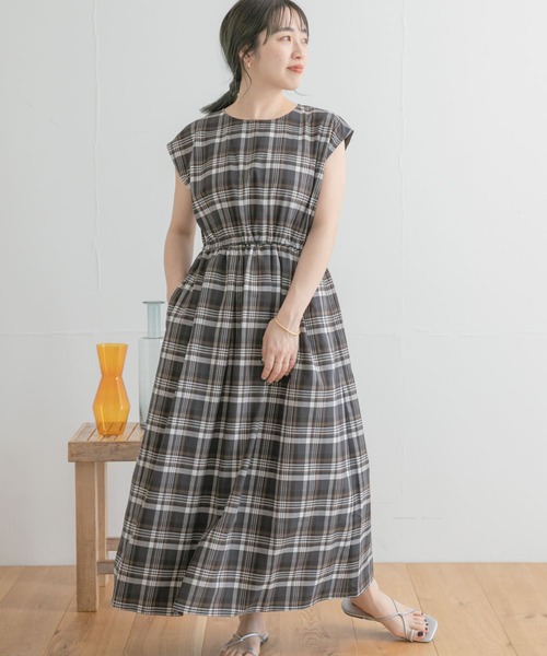 ITEMS URBANRESEARCH(アイテムズ アーバンリサーチ)の「ウエストギャザーチェックワンピース(ワンピース・レディース・オレンジ/ブラック/ネイビー・FREE)」の6枚目の写真