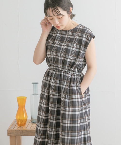 ITEMS URBANRESEARCH(アイテムズ アーバンリサーチ)の「ウエストギャザーチェックワンピース(ワンピース・レディース・オレンジ/ブラック/ネイビー・FREE)」の9枚目の写真