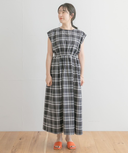 ITEMS URBANRESEARCH(アイテムズ アーバンリサーチ)の「ウエストギャザーチェックワンピース(ワンピース・レディース・オレンジ/ブラック/ネイビー・FREE)」の12枚目の写真