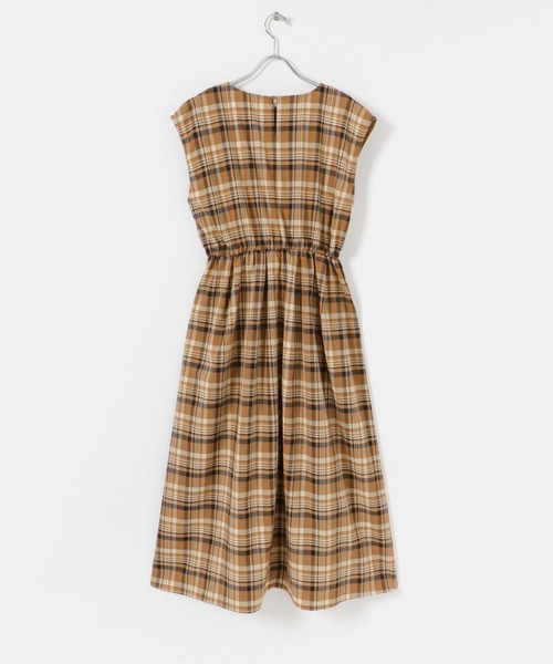 ITEMS URBANRESEARCH(アイテムズ アーバンリサーチ)の「ウエストギャザーチェックワンピース(ワンピース・レディース・オレンジ/ブラック/ネイビー・FREE)」の18枚目の写真