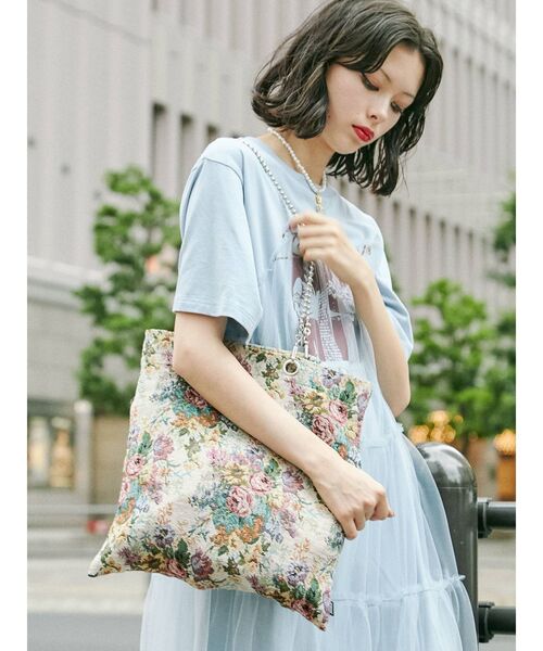 jouetie（ジュエティ）の「jouetieゴブラントート（トートバッグ・レディース・アイボリー/ブラック/ブルー・FREE）」の4枚目の写真