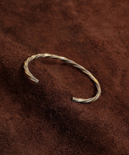 THEFT（セフト）の「THEFT セフト / LINE TWIST BANGLE ラインツイストバングル ブレスレット / TBG-22-04（バングル/リストバンド・メンズ・ゴールド・FREE）」の9枚目の写真