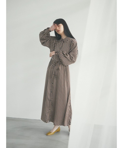 armonia（アルモニーア）の「armonia.レトロ柄リラックスワンピース（ワンピース・レディース・バーガンディー/ブラック/ネイビー・FREE）」の3枚目の写真