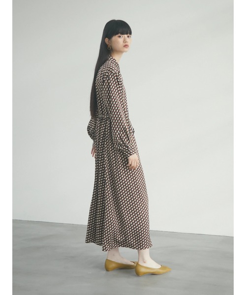 armonia（アルモニーア）の「armonia.レトロ柄リラックスワンピース（ワンピース・レディース・バーガンディー/ブラック/ネイビー・FREE）」の5枚目の写真