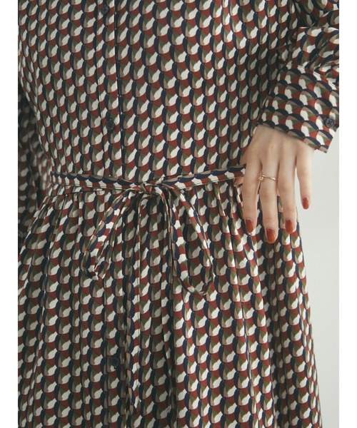 armonia（アルモニーア）の「armonia.レトロ柄リラックスワンピース（ワンピース・レディース・バーガンディー/ブラック/ネイビー・FREE）」の13枚目の写真