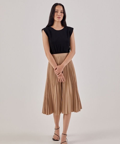 Love,Bonito(ラブボニート)の「マディソン Vバック トップス(その他トップス・レディース・ブラック/グリーン・MEDIUM/SMALL/LARGE)」の5枚目の写真