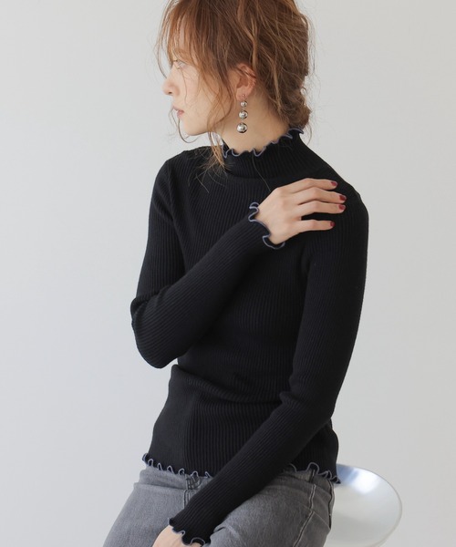 frames RAY CASSIN（フレームスレイカズン）の「WEB限定　配色メローリブタートルニット（ニット/セーター・レディース・ブラック/キナリ/ライトパープル/イエロー×グリーン/ブラック系/グレー系/グリーン系・FREE）」の3枚目の写真