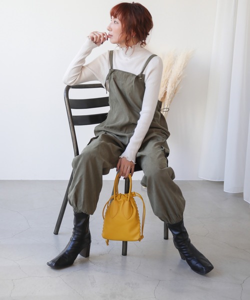 frames RAY CASSIN（フレームスレイカズン）の「WEB限定　配色メローリブタートルニット（ニット/セーター・レディース・ブラック/キナリ/ライトパープル/イエロー×グリーン/ブラック系/グレー系/グリーン系・FREE）」の16枚目の写真