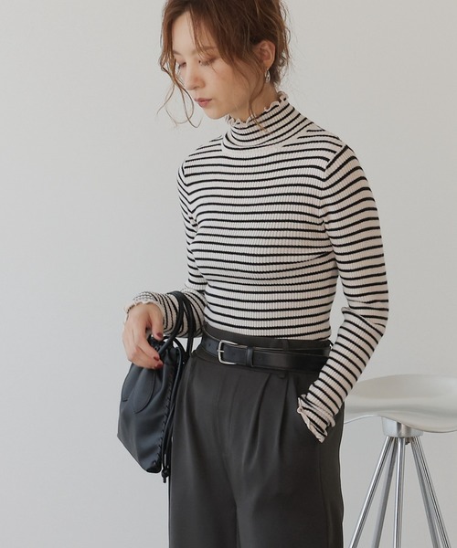 frames RAY CASSIN（フレームスレイカズン）の「WEB限定　配色メローリブタートルニット（ニット/セーター・レディース・ブラック/キナリ/ライトパープル/イエロー×グリーン/ブラック系/グレー系/グリーン系・FREE）」の8枚目の写真