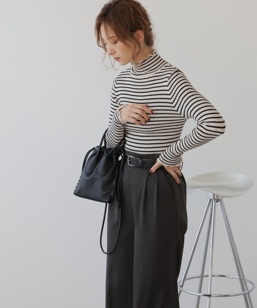 frames RAY CASSIN（フレームスレイカズン）の「WEB限定　配色メローリブタートルニット（ニット/セーター・レディース・ブラック/キナリ/ライトパープル/イエロー×グリーン/ブラック系/グレー系/グリーン系・FREE）」の12枚目の写真