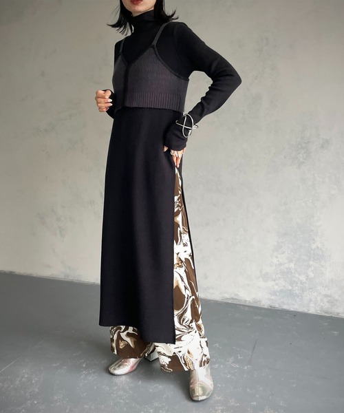 &g'aime(アンジェム)の「【&g’aime】ビスチェ付きロングニット/2piece(チュニック・レディース・グレイッシュベージュ/ブラック・FREE)」の5枚目の写真