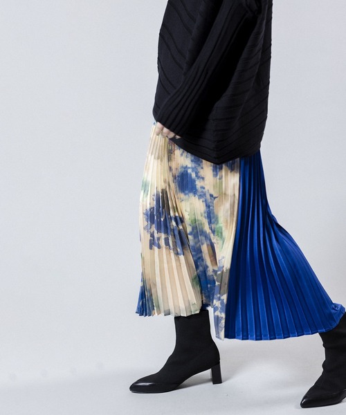 OSMOSIS（オズモーシス）の「プリント切替プリーツスカート（スカート  