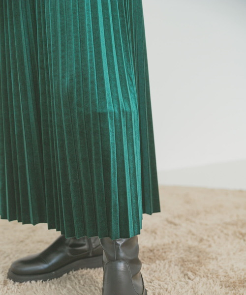 ITEMS URBANRESEARCH（アイテムズ アーバンリサーチ）の「ベロアプリーツスカート（スカート・レディース・ブラック/グリーン/ライトベージュ・FREE）」の11枚目の写真