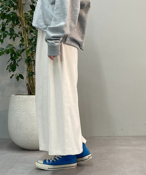 un dix cors(アンディコール)の「シーズンライクなコーデュロイ素材のスカート コーデュロイナロースカート(スカート・レディース・アイボリー/ピンク/チャコールグレー・FREE)」の20枚目の写真