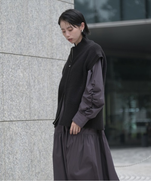 CADUNE（カデュネ）の「袖シャーリングワンピース（ワンピース