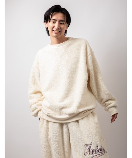 Beno(ビーノ)の「シルキーボア オーバーシルエット クルーネックトレーナー(スウェット・メンズ・オフホワイト/ブラック/イエロー/グリーン/ピンクベージュ・L/M)」の2枚目の写真