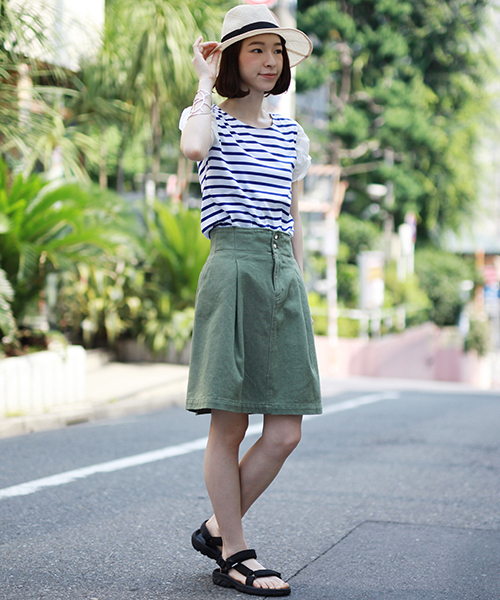 Ray BEAMS(レイビームス)の「Ray BEAMS / ツイル 1タック Aライン スカート(スカート・レディース・オフホワイト/オリーブ/サックスブルー/ネイビー・0/1)」の15枚目の写真