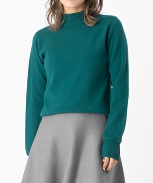 attiree（アティレー）の「【なめらかカシミヤタッチ】ハイネックニット（ニット/セーター・レディース・ブルー/グリーン/アイボリー/レッド/ブラック/グレイッシュベージュ/ボルドー/ダークブルー・MEDIUM/LARGE/SMALL）」の17枚目の写真