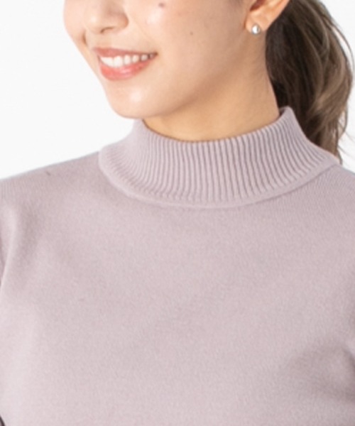 attiree（アティレー）の「【なめらかカシミヤタッチ】ハイネックニット（ニット/セーター・レディース・ブルー/グリーン/アイボリー/レッド/ブラック/グレイッシュベージュ/ボルドー/ダークブルー・MEDIUM/LARGE/SMALL）」の10枚目の写真