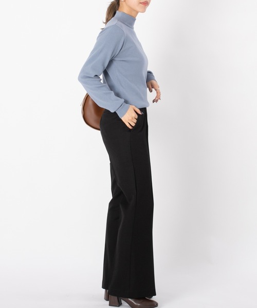 attiree（アティレー）の「【なめらかカシミヤタッチ】ハイネックニット（ニット/セーター・レディース・ブルー/グリーン/アイボリー/レッド/ブラック/グレイッシュベージュ/ボルドー/ダークブルー・MEDIUM/LARGE/SMALL）」の22枚目の写真