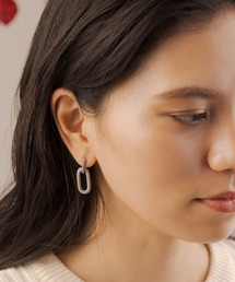ビジューオーバルピアス