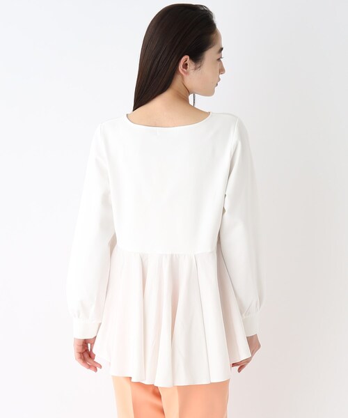 OPAQUE.CLIP（オペークドットクリップ）の「◆ドッキングペプラム カットソー（Tシャツ/カットソー・レディース・オフホワイト/ブラック/ライトベージュ・38/40/42）」の6枚目の写真