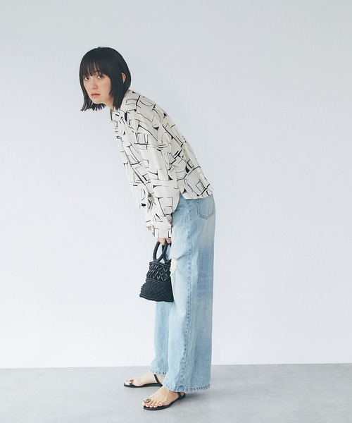 RIVE DROITE（リヴドロワ）の「アーティスティックなプリントが魅力/モダンプリントテールシャツ（シャツ/ブラウス・レディース・ブラック/アイボリー・FREE）」の15枚目の写真