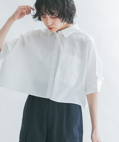 KBF(ケイビーエフ)の「クロップドWIDEシャツ(シャツ/ブラウス・レディース・ブラック/オフホワイト/ラベンダー/イエロー系その他・ONE)」の2枚目の写真