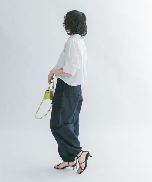 KBF(ケイビーエフ)の「クロップドWIDEシャツ(シャツ/ブラウス・レディース・ブラック/オフホワイト/ラベンダー/イエロー系その他・ONE)」の20枚目の写真
